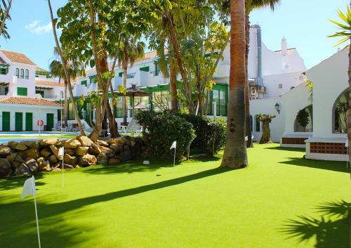 Apartamentos Pueblo El Goleto Aptos.