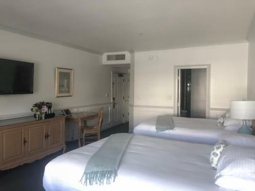 Bed & Breakfast Blue Lantern Inn, A Four Sisters Inn