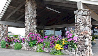 Surf Motel And Gardens