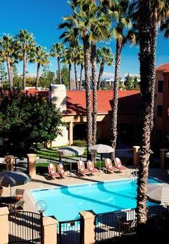 Hotel Courtyard Huntington Beach Fountain Valley