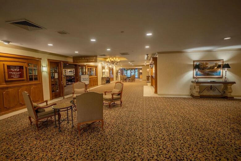 Hotel Piccadilly Inn Airport
