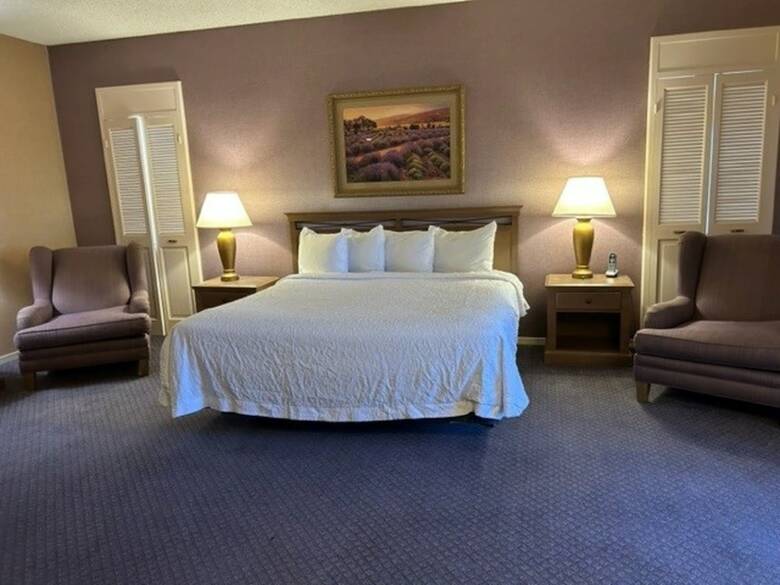 Hotel Piccadilly Inn Airport
