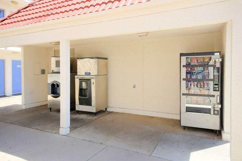 Motel 6 Fresno - Blackstone South