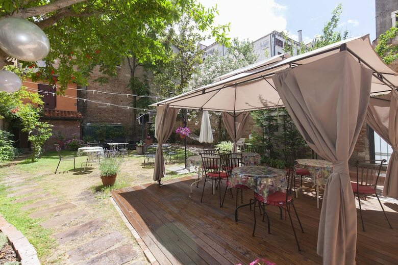 Hotel Casa Del Melograno