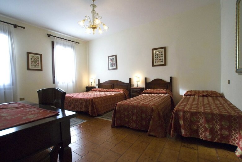 Tivoli Hotel