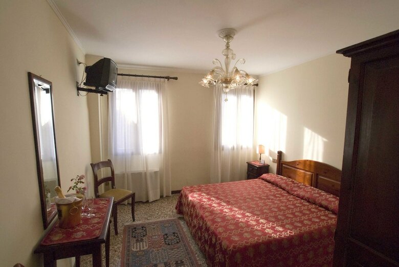 Tivoli Hotel