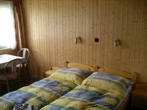 Hostal Pension 48