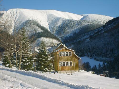 Hostal Pension 48