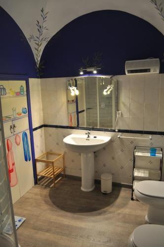 Apartamentos La Casa Pintada