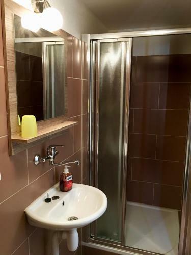 Hostal Penzion 103