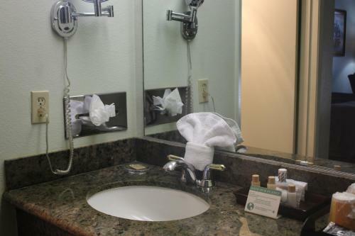 Hotel O'cairns Inn And Suites
