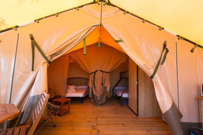 Camping Bungalows El Far
