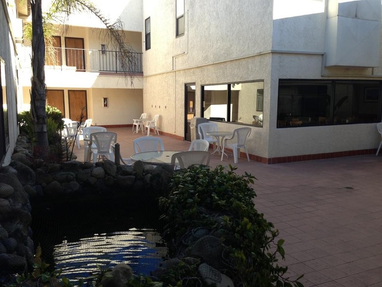Jolly Roger Hotel