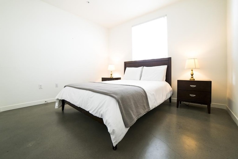 Wilshire Place Apartment