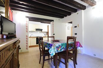 Venice Apartments