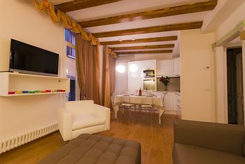 Venice Apartments