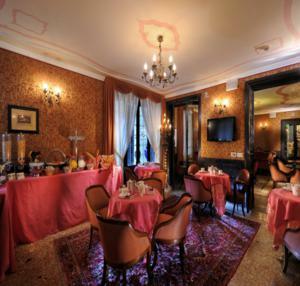 Hotel Flora