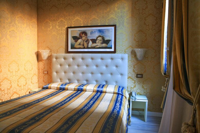 Hotel Bridge