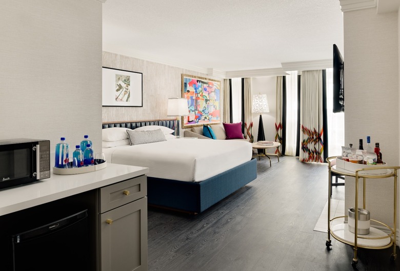 Le Parc Suites Hotel