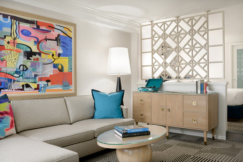 Le Parc Suites Hotel