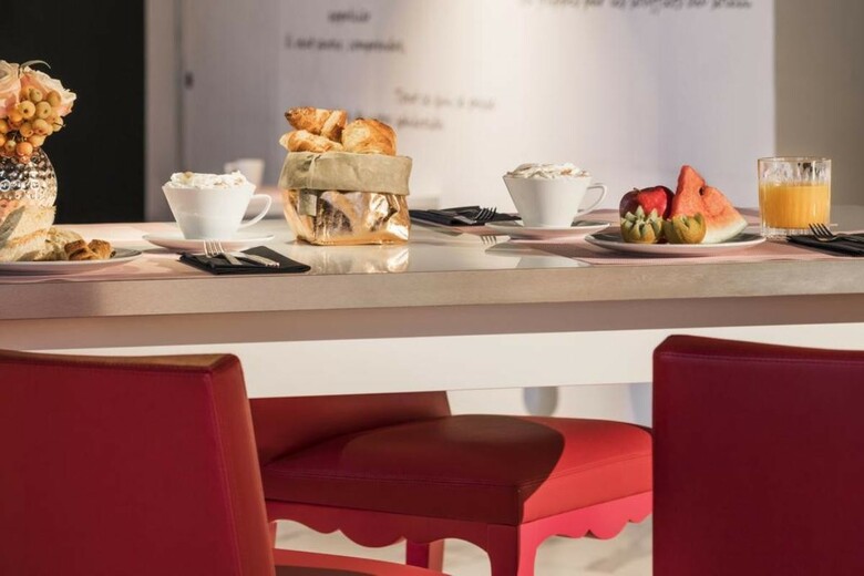 Hotel NH Paris Champs-elys�es