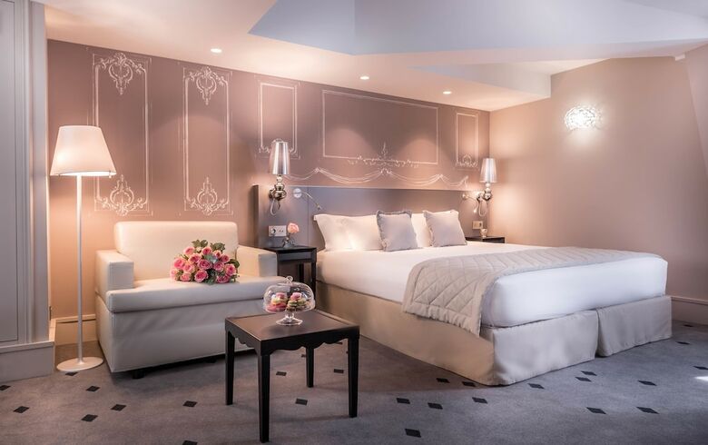 Hotel NH Paris Champs-elys�es