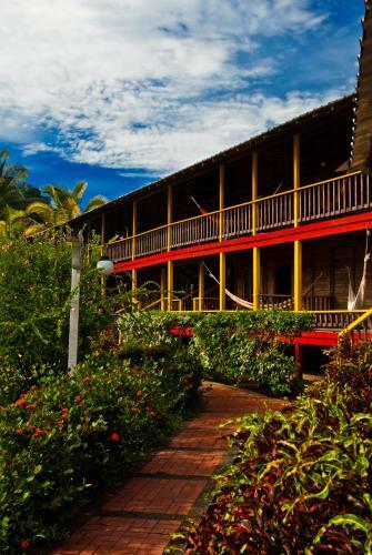 Playa De Oro Lodge