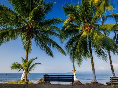 Playa De Oro Lodge
