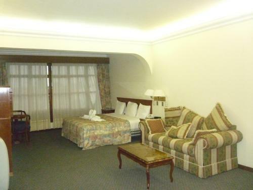 Hotel Hacienda De Los Angeles