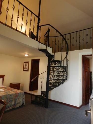 Hotel Hacienda De Los Angeles