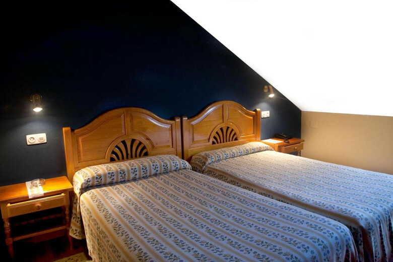 Hotel Y Apartamentos Cuevas Del Mar