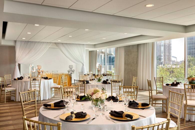 Twelve Hotels Centennial Park