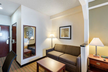 Hotel Quality Inn & Suites West Chase