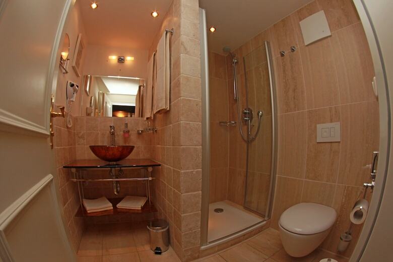 Hostal Hotel Kaufmannshaus Krahnst�ver