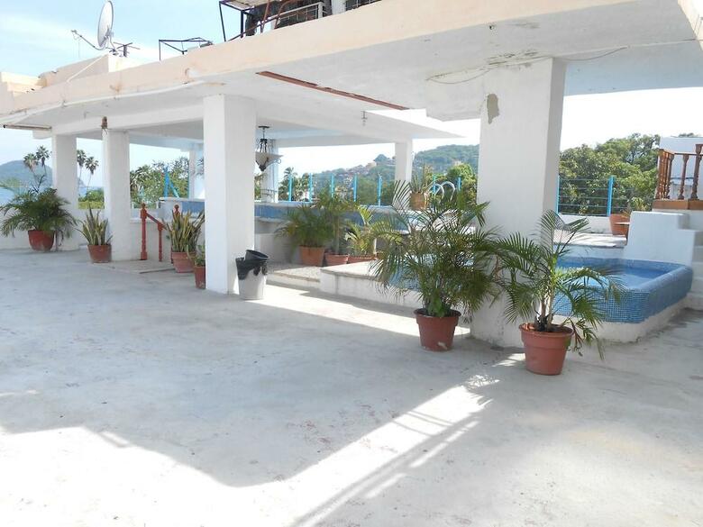 Hotel Corona Zihua