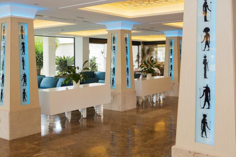 Hotel Luxor