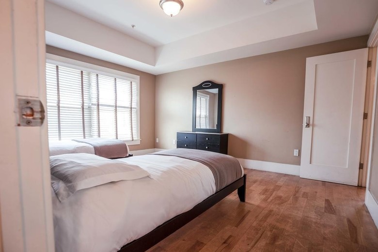 Hollywood Garden Apartment