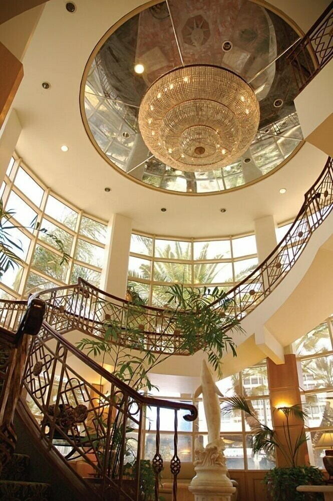 Garden Suite Hotel And Resort