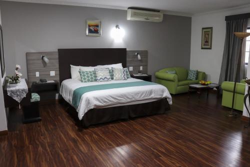 Hotel Puerta Del Sol