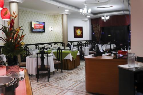 Hotel Puerta Del Sol