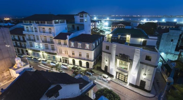 American Trade Hotel