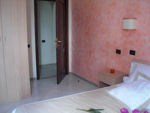 Hostal Sinequaroma