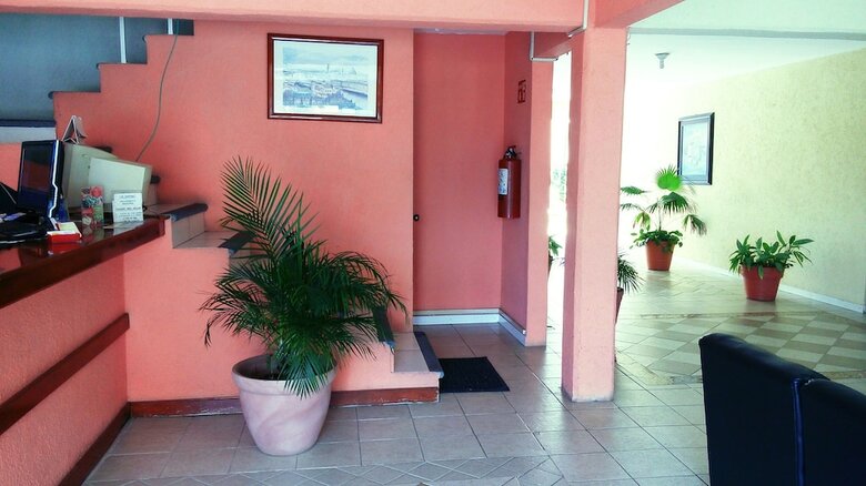 Hotel Plaza Jardin