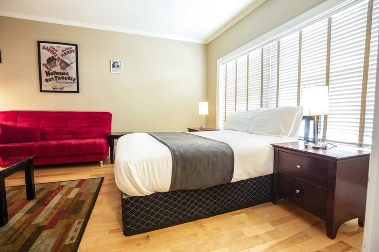Hollywood Sunshine Apartment