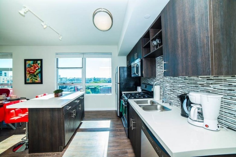 Downtown Violet Apartment