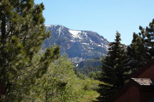 Hotel Snowcreek Resort