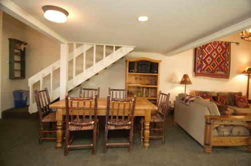 Hotel Snowcreek Resort