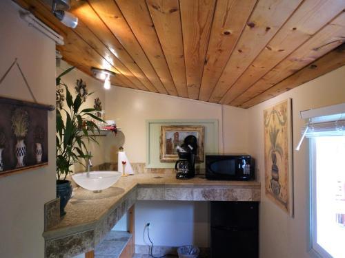 Lodge Chalet Kilauea Collection