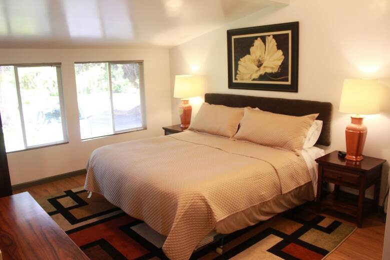 Lava Lodge At Hale Kilauea
