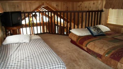 Cedar Pines Resort